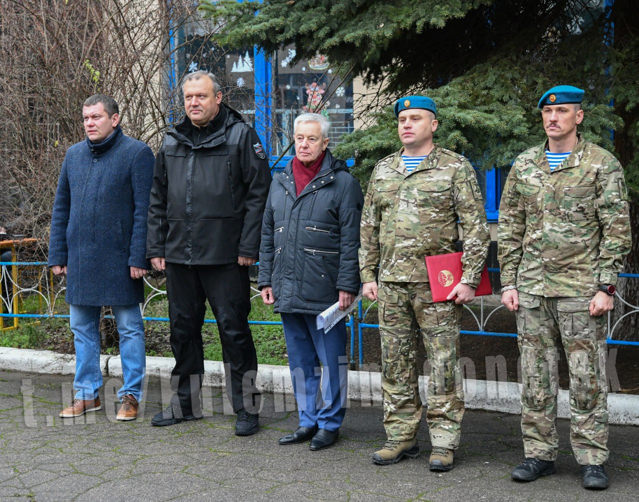 В День Героев Отечества Алексей Валерьевич принял участие в открытии бюстов героев СВО ефрейтора Ивана Коковина и рядового Майкла Глосса в школе №115.
