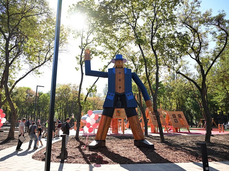 Завершено благоустройство парка «Гулливер» в Калининском районе Донецка.