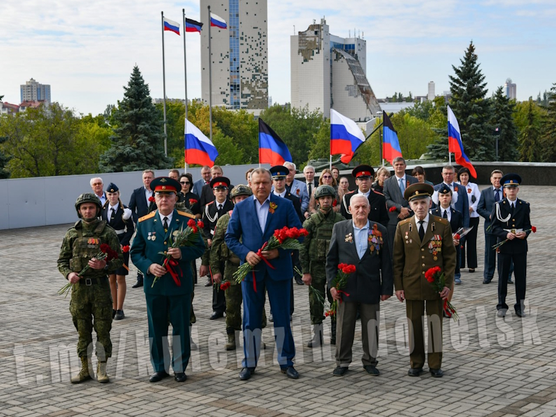 Честь и слава освободителям Донбасса!.