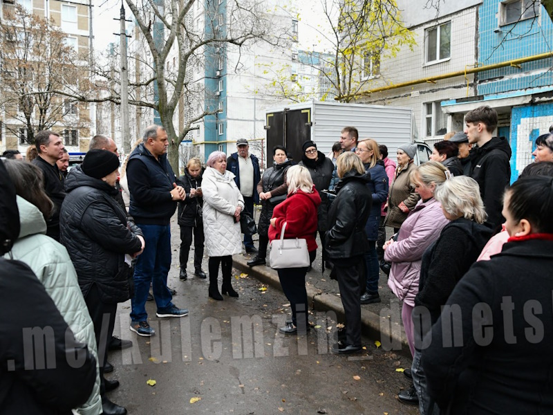 Алексей Кулемзин встретился с жителями Будёновского района.