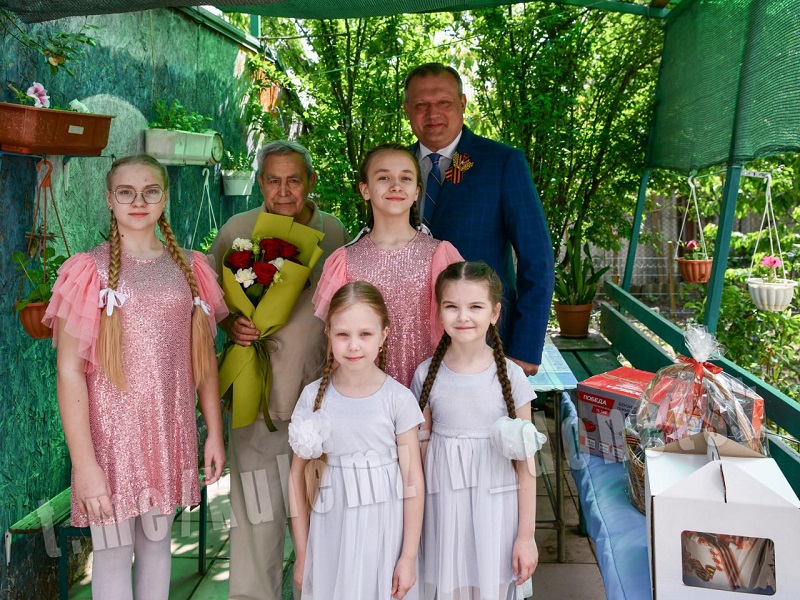 С Днем рождения, ровесник Победы!.