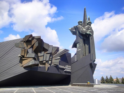 Монумент «Освободителям Донбасса».